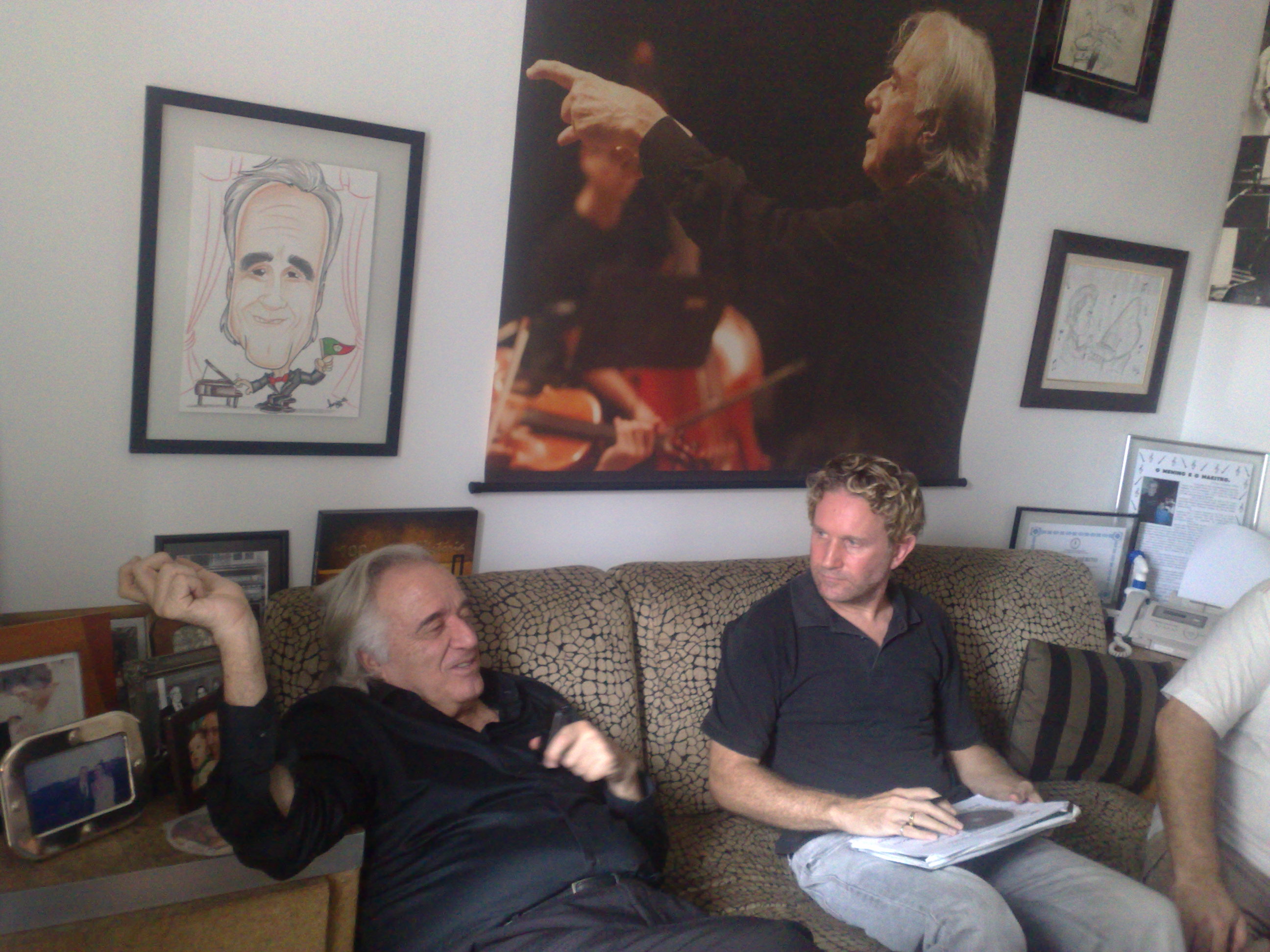 João Carlos Martins and Cristiano Stern in a briefing, as identified in the personal archive